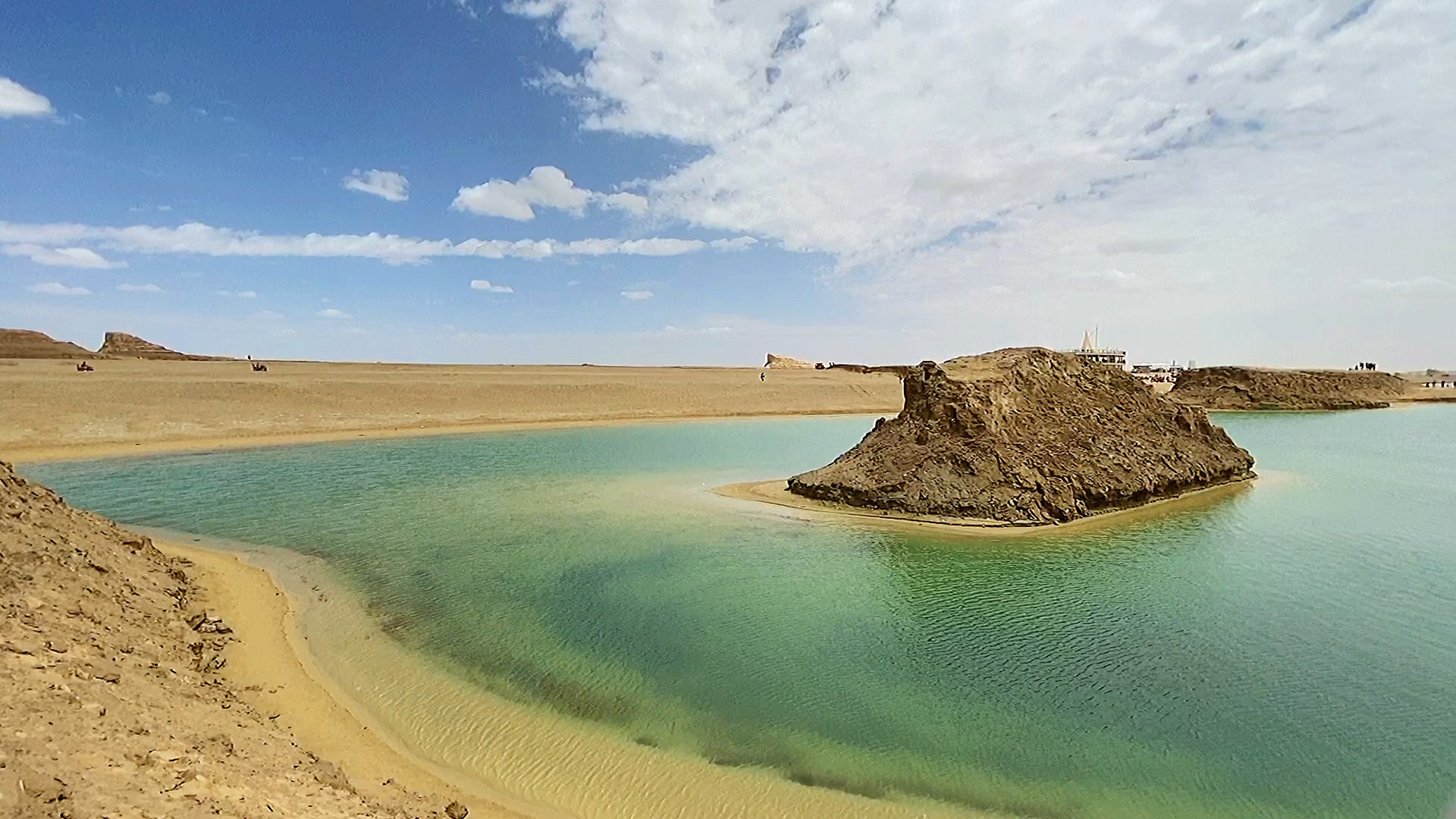 青海水上雅丹,没有无人机根本拍不出它的壮观景象.