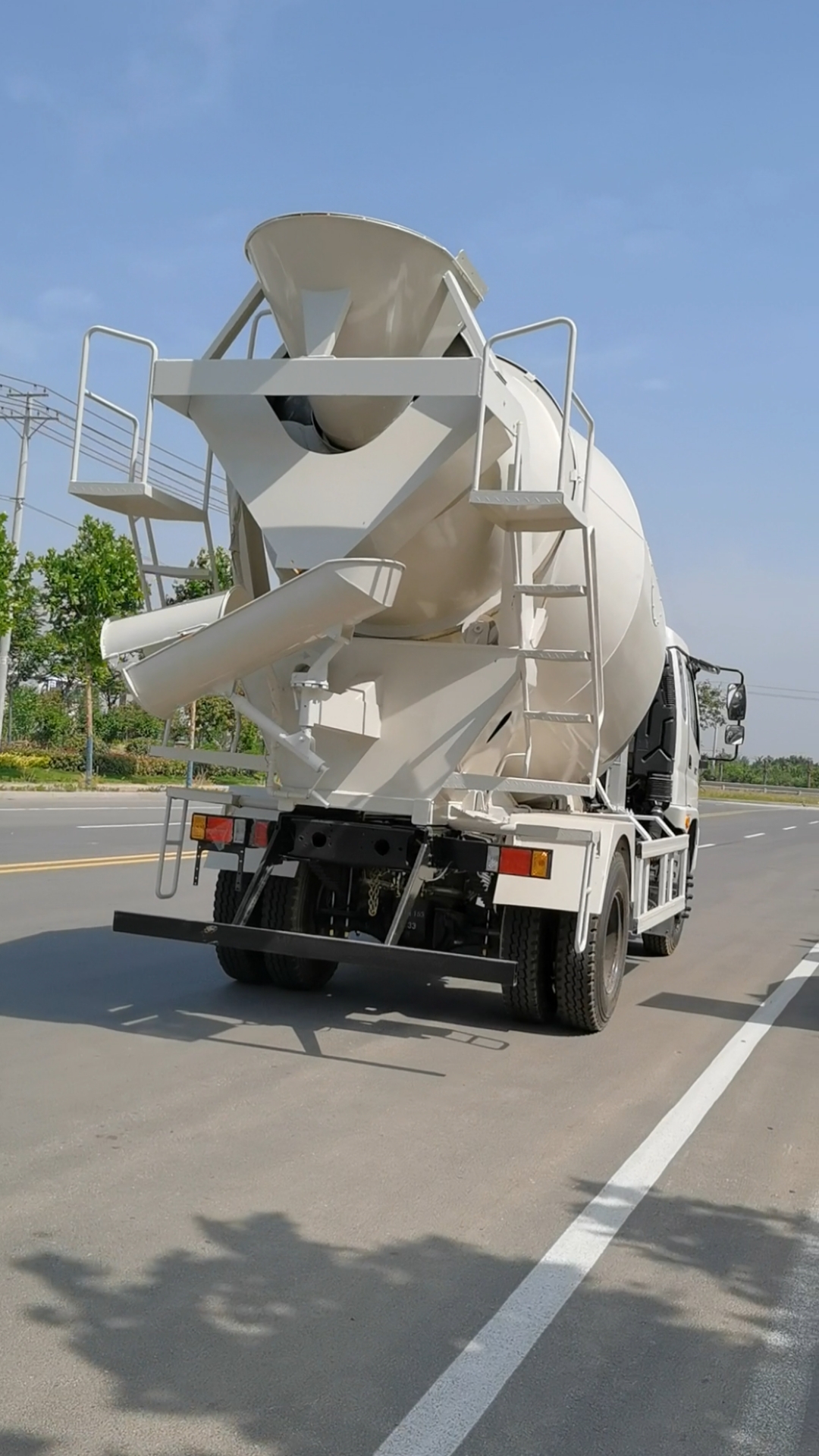 福田八方混凝土搅拌车