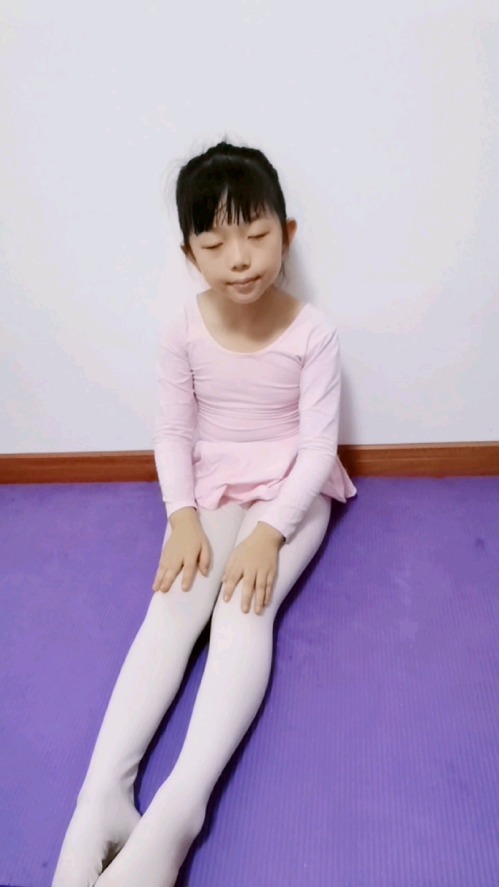 三年级11班的余艾娟,一个喜欢跳舞的小姑娘
