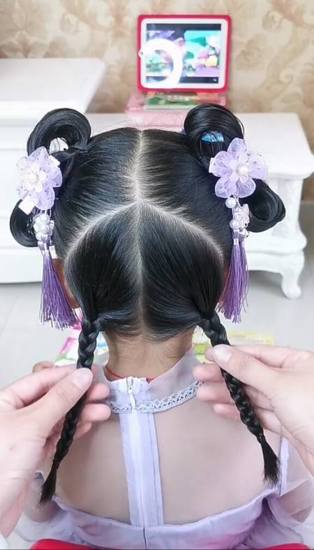 四个皮筋四个发夹扎出简单可爱儿童汉服发型00