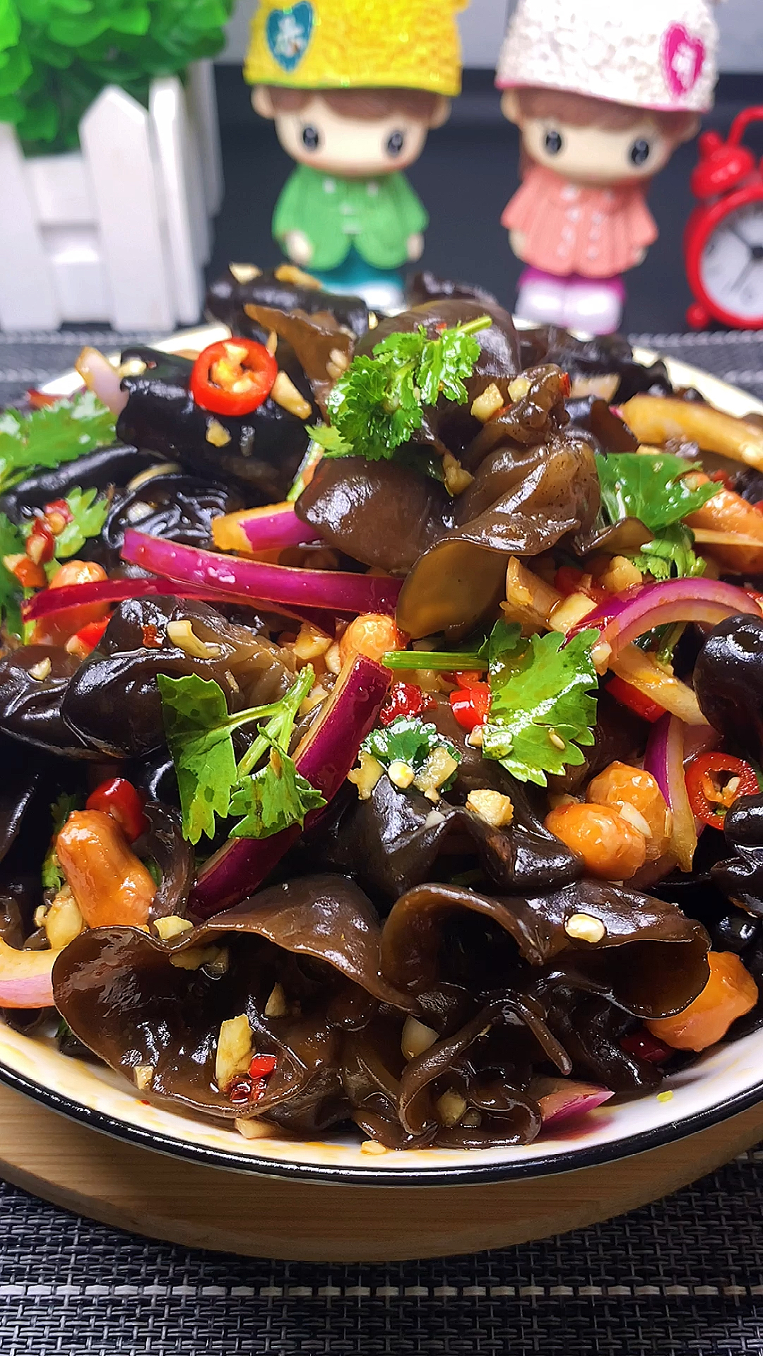 美食#这样做的这道凉拌木耳,酸辣开胃太好吃了.