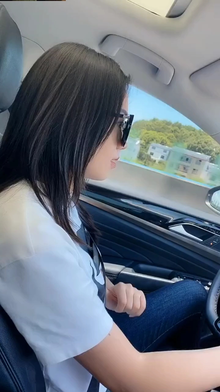 女司机#闺蜜开车,太帅了