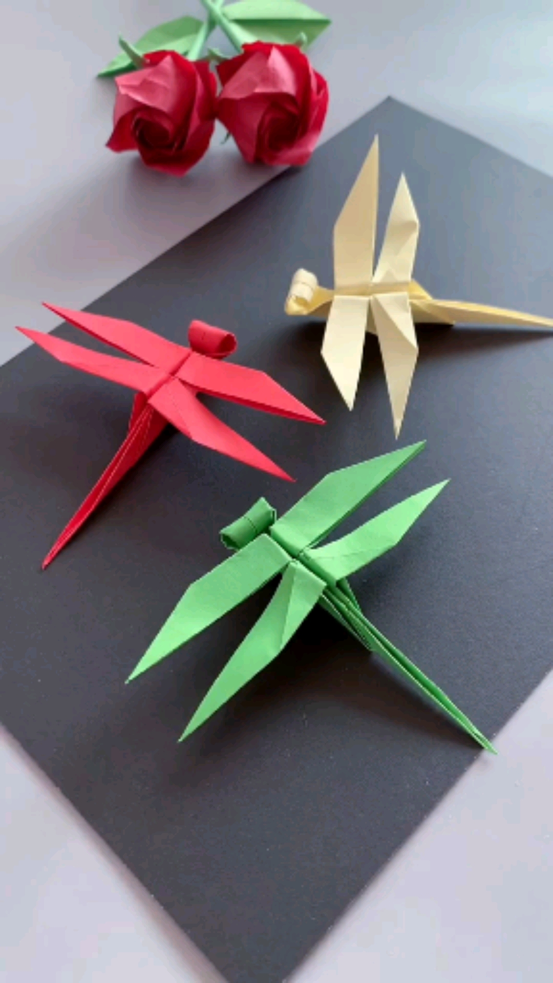 手工制作夏天到了教大家折立体蜻蜓