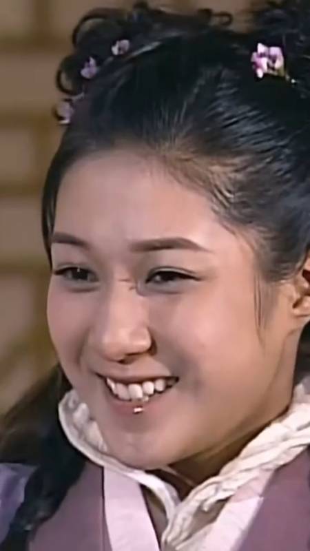 有,看过他的电视剧,只不过一直不知道名字 回复 02天前 abcrct:钟嘉欣