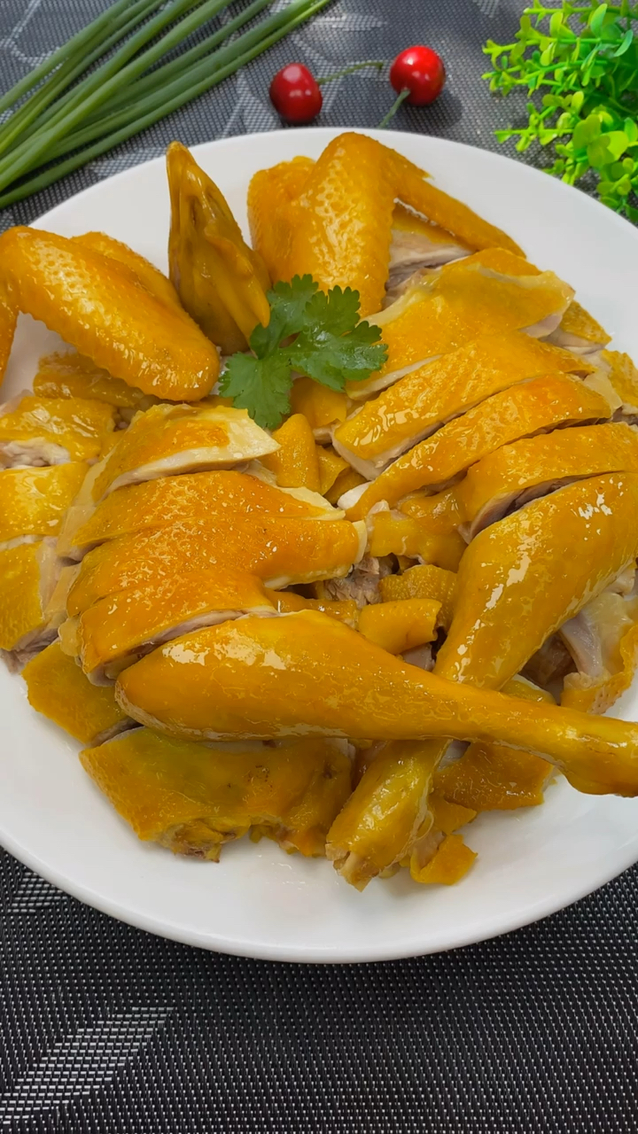 家乡特色美食#客家名菜盐焗鸡,在家就能做,做法超级简单!