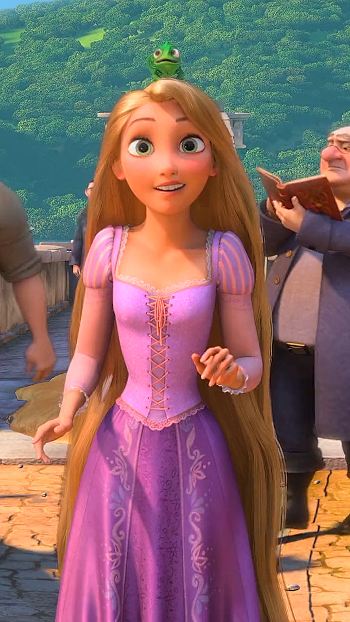 魔发奇缘#这么长的头发,还是得找娃娃们一起编小辫.