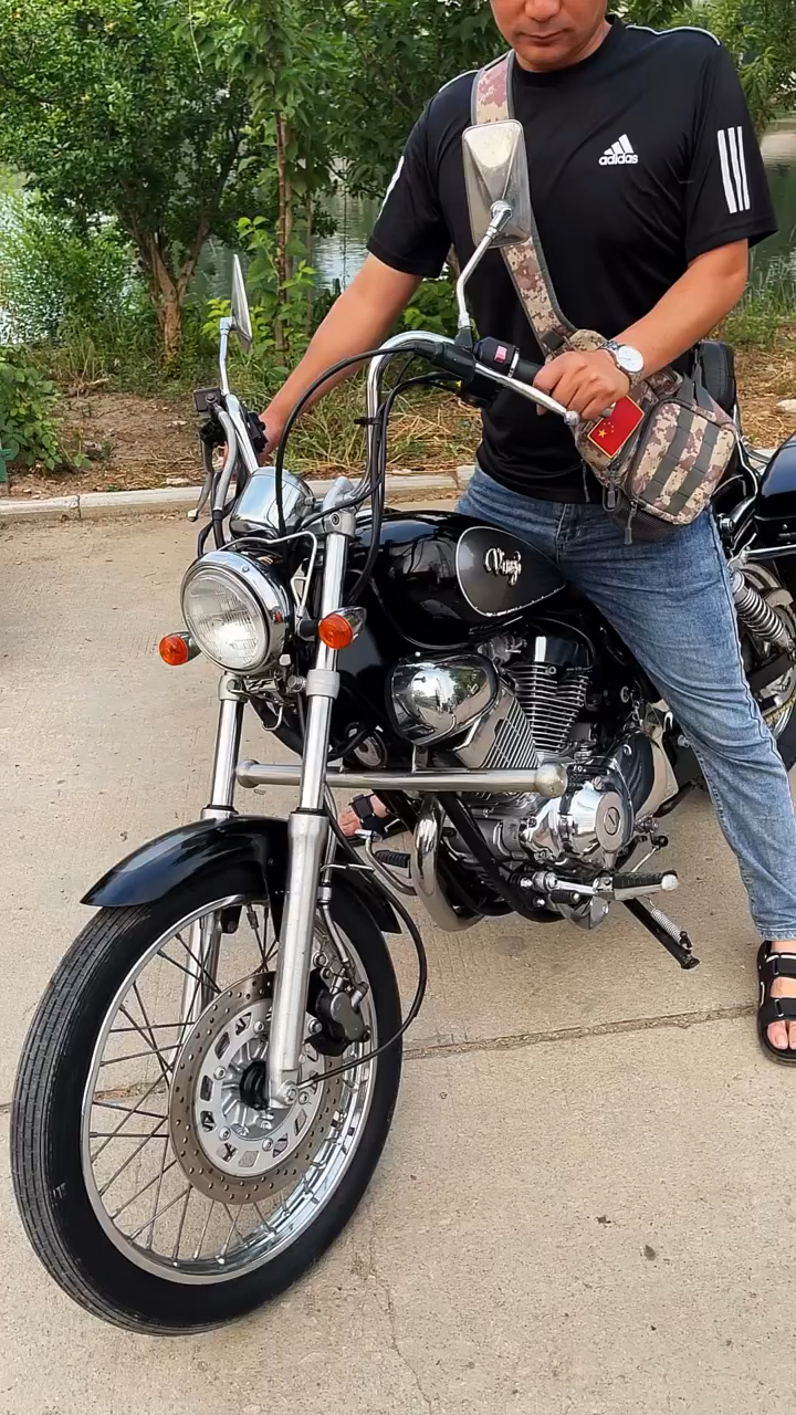 雅马哈天王250喜欢机车的朋友们关注