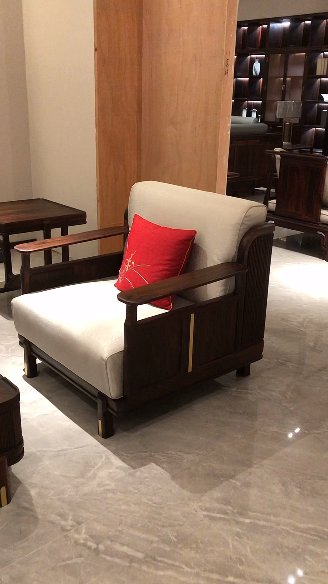 红木家具#这样的新中式红木沙发,真的是老少皆宜啊