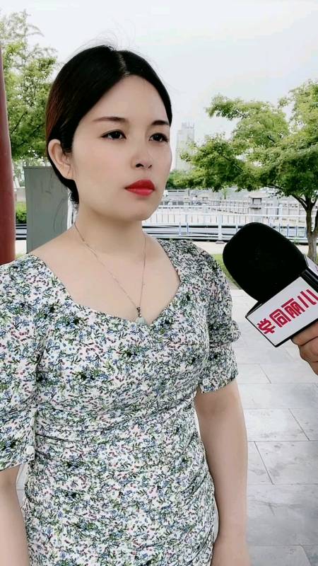 女人嫁对了和嫁错了的区别……#街头采访#小丽同学-度小视