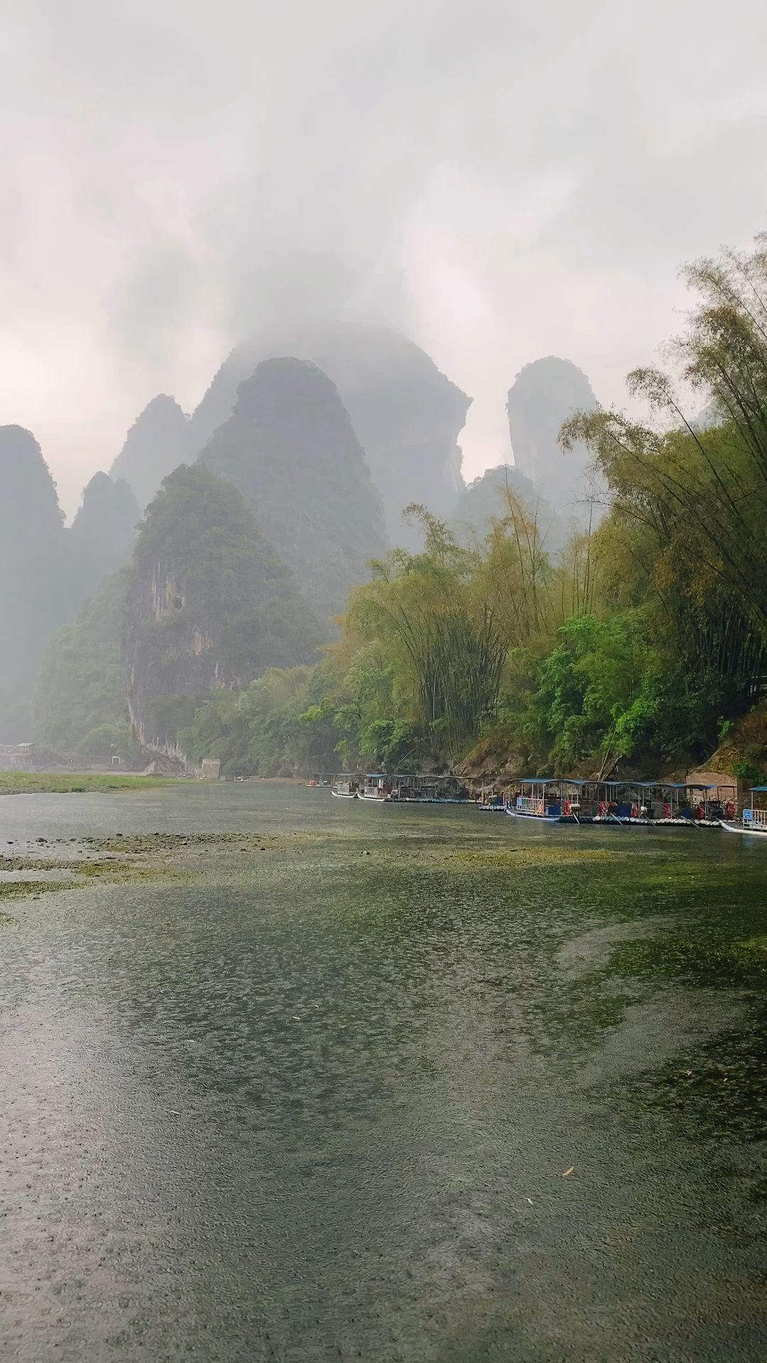 烟雨桂林,美在漓江,来听听雨的声音,让心平静下来-度小视